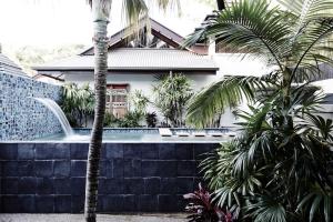 The Villas of Byron - Booking and Payment Options