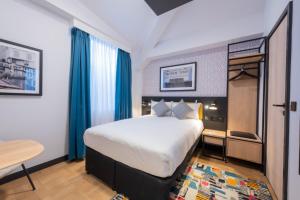 The Wesley Camden Town - Room Features