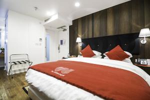 The Whitechapel - Hotel Ratings and Reviews