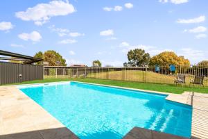 The Wine Vine Hotel - Nearby Attractions