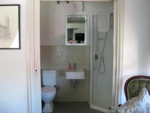 Three Chimneys Bed and Breakfast Boutique Guest House - Quality Sleep and Comfort