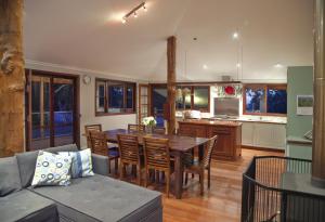 Wildwood Valley - Contact and Booking Information