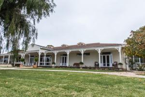 Winniston Lodge Luxury Accommodation - Booking and Reservations