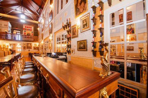 Amsterdam Castle NY - Booking Your Stay