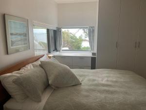 Beachside Taroona With Spa Review - Booking and Policies