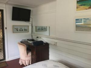 Character 1940s Property - Questions About Your Stay