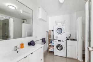 Coastal Scarborough Beach Gem Sleeps4! - Frequently Asked Questions