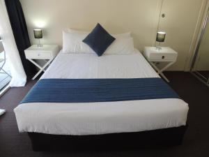 Comfort Inn Premier - Policies and Check-In/Out