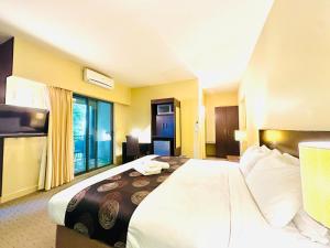 Comfort Inn & Suites City Views - Ratings and Reviews