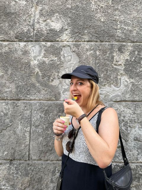 ⭐ Discover Real Manila With Tuktuk Ride ⭐ - Explore Street Food Culture