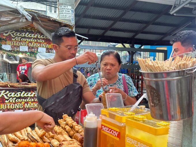 ⭐ Manila Walking Street Food and Drinks Experience ⭐ - Experiencing Local Transportation