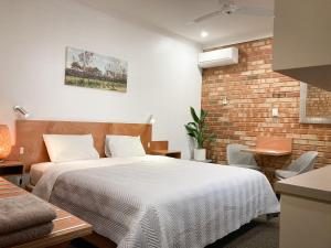 Edge Of The Forest Motel - Questions About Your Stay