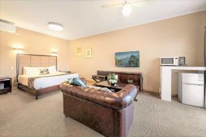 Eltham Gateway Hotel & Conference Centre - Frequently Asked Questions