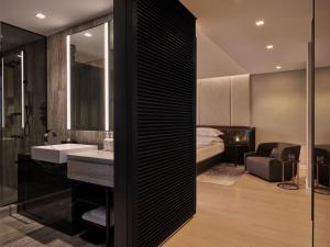 Equinox Hotel Hudson Yards New York City - Guest Services and Extras