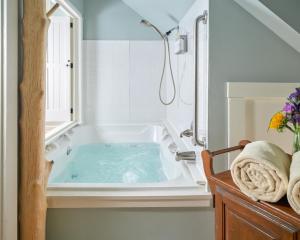 Goldberry Woods- A Modern Farm Resort - Booking Your Stay