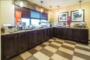 Hampton Inn Tiffin - Booking Your Stay