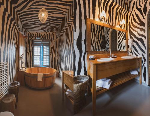 Hotel Bazar - Questions About Staying Here