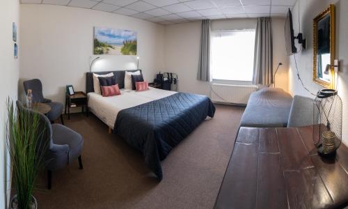 Hotel De Zwaan - Questions About Staying Here