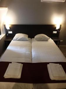 Hotel Manofa - Payment Methods and Languages
