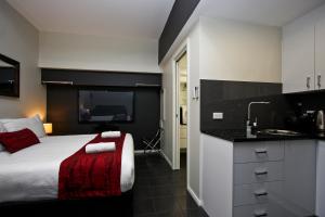 Jesmond Executive Villas - Internet Access and Transportation