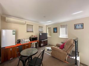 Joondalup Guest House - Questions About Your Stay