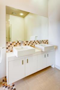 Mantra Charles Hotel - Guest Ratings and Reviews