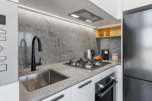 Meriton Suites George Street, Parramatta - Room Types and Accommodations