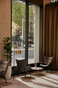 Meriton Suites Melbourne - Hotel Policies and Information