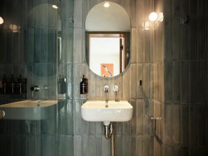 Oxford House - Questions About Your Stay