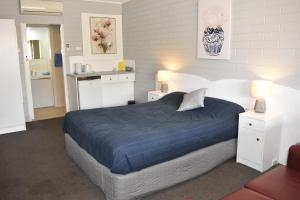 Peterborough Motel - Services and Facilities
