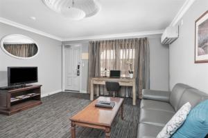 Quest Yelverton Kalgoorlie - Ratings Breakdown