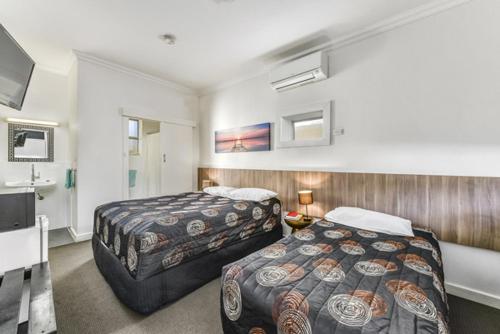 Rest Motels - Questions About Your Stay