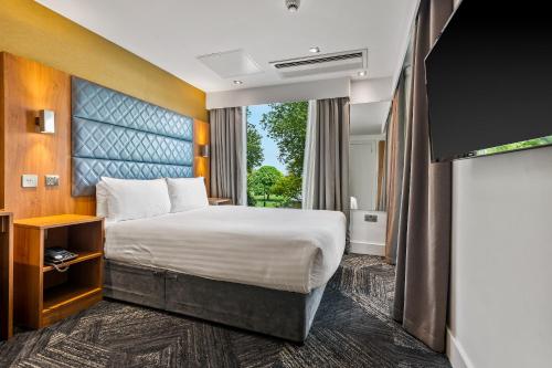Roomzzz London Stratford - Common Questions