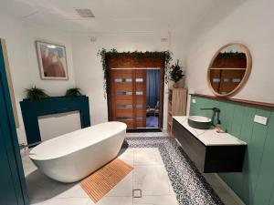 The 155 Ral Ral Avenue Stay - Frequently Asked Questions