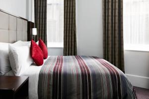 The Grand at Trafalgar Square - Hotel History and Architecture