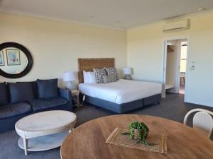 Tuileries at De Bortoli Rutherglen - Frequently Asked Questions