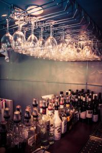 Sunnyside Tavern - Booking Your Stay