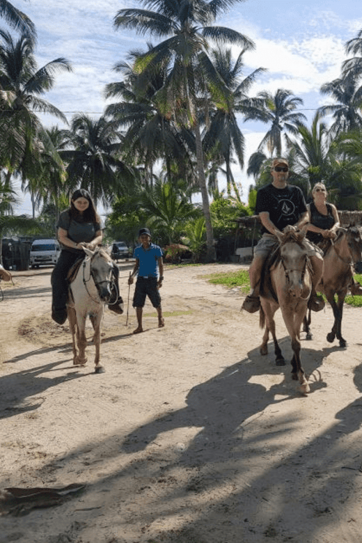 Acapulco: Bonfil Beach Horseback Riding Experience