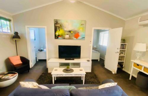 Adelaide Hills Escape - Key Points