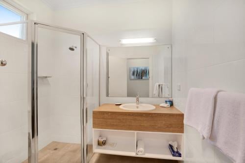Adelaide Road Motor Lodge - Key Points