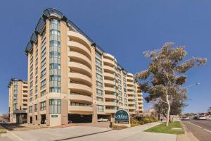 Adina Serviced Apartments Canberra James Court - Key Points