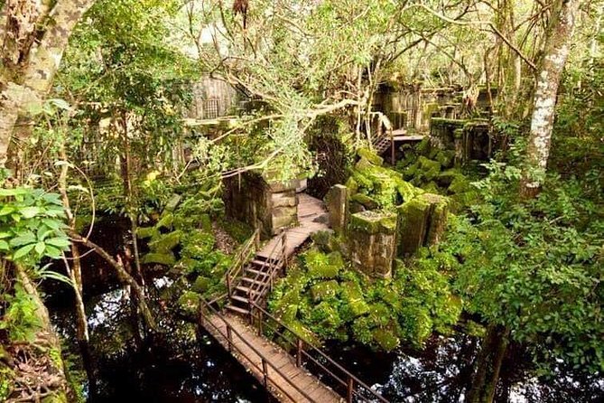 Angkor Wat 4 Day Tour Package and Two Way Airport Shuttle