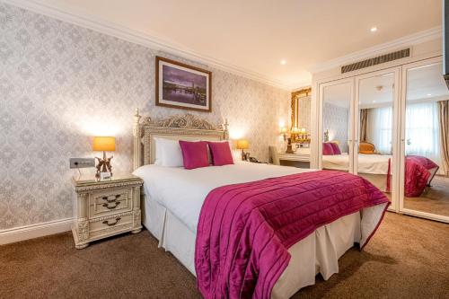 Ashburn Hotel - Key Points