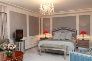 Bentley London Review