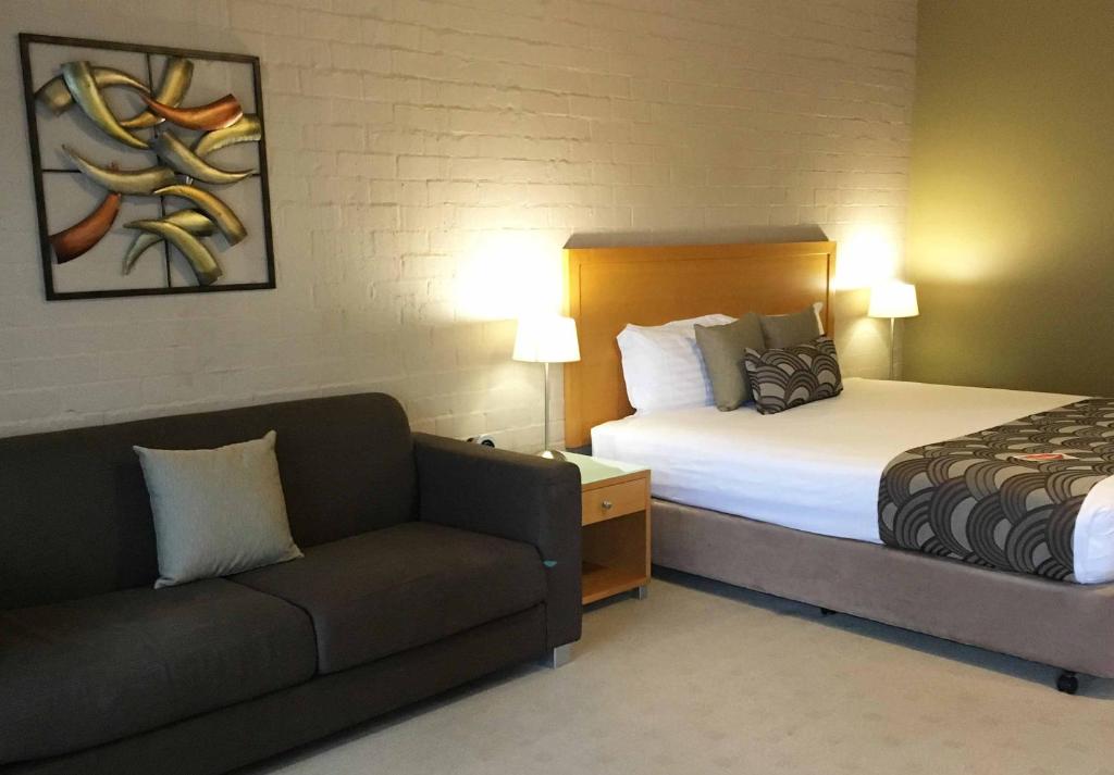 Blazing Stump Motel & Suites Review