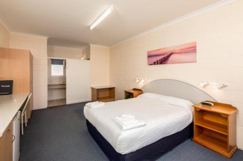 Blue Seas Motel - Key Points