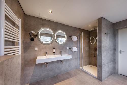 Broeck Oudewater - About Your Stay