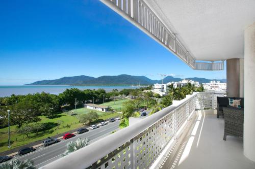 Cairns Luxury Seafront Apartment - Key Points