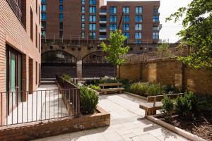 Camden Lock by Condokeeper - Key Points