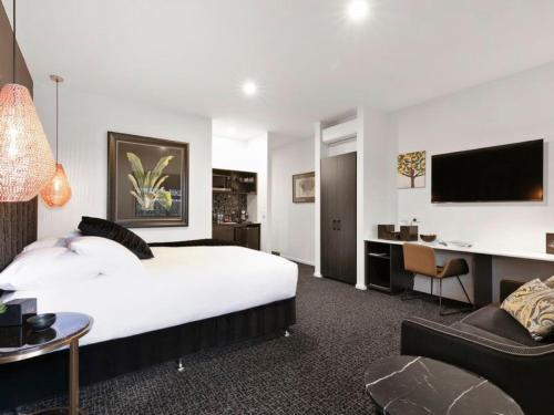 Campania Non Spa Suite - Key Points